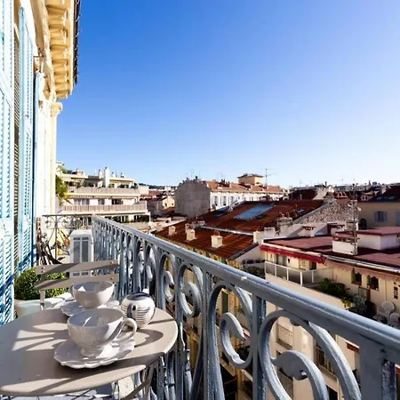 Real Gem In Best Location A/C And Balcony *