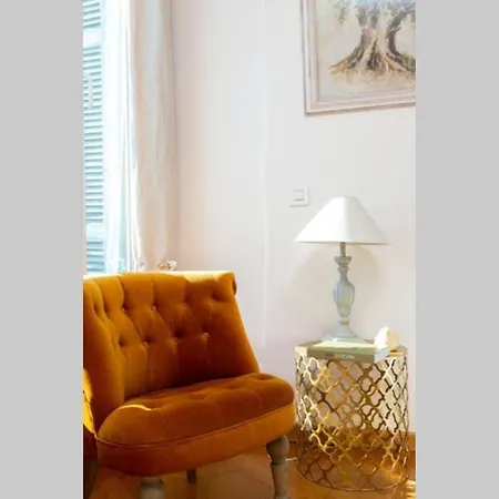 Real Gem In Best Location A/C And Balcony *